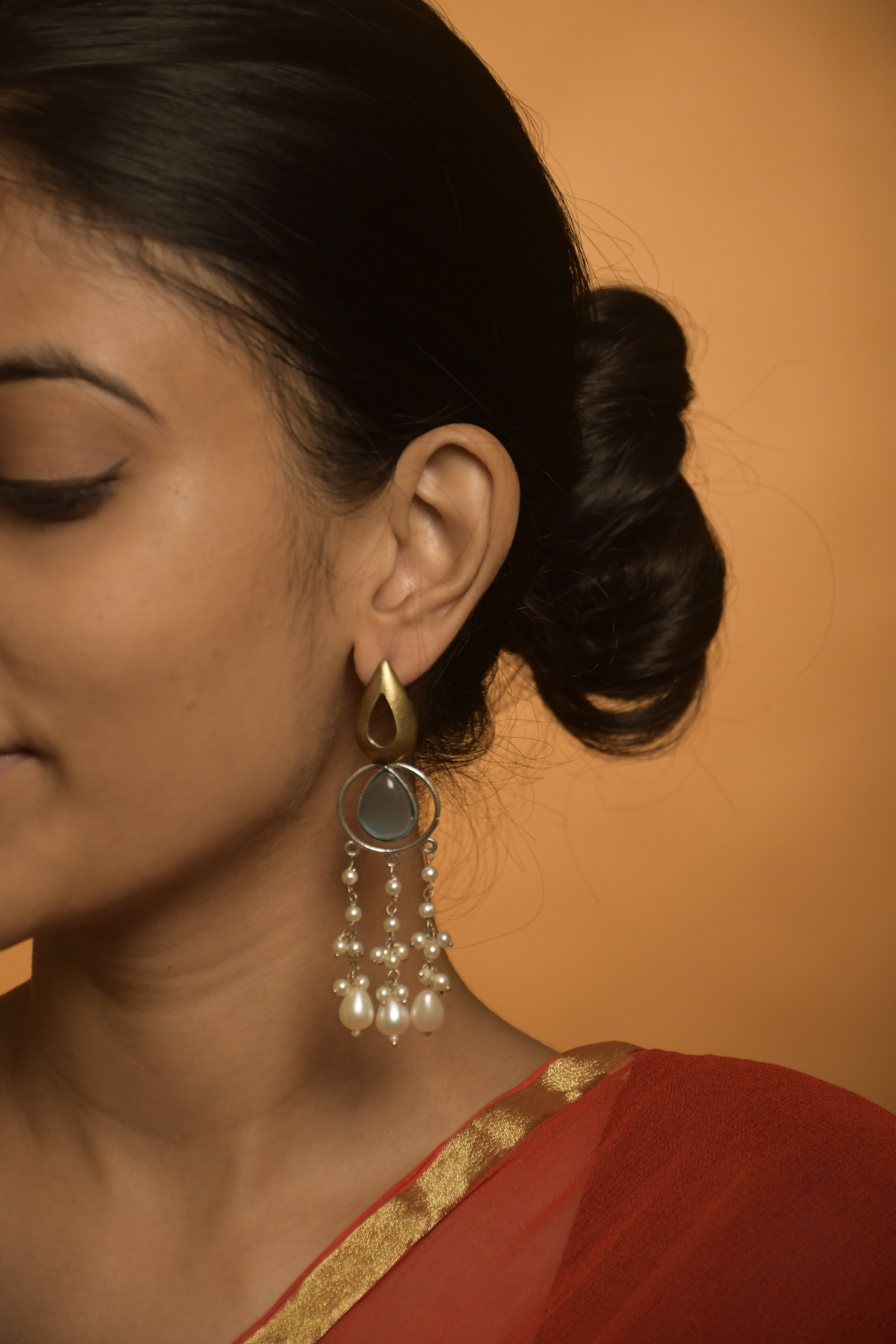 Noir Pearl Dangler Earrings