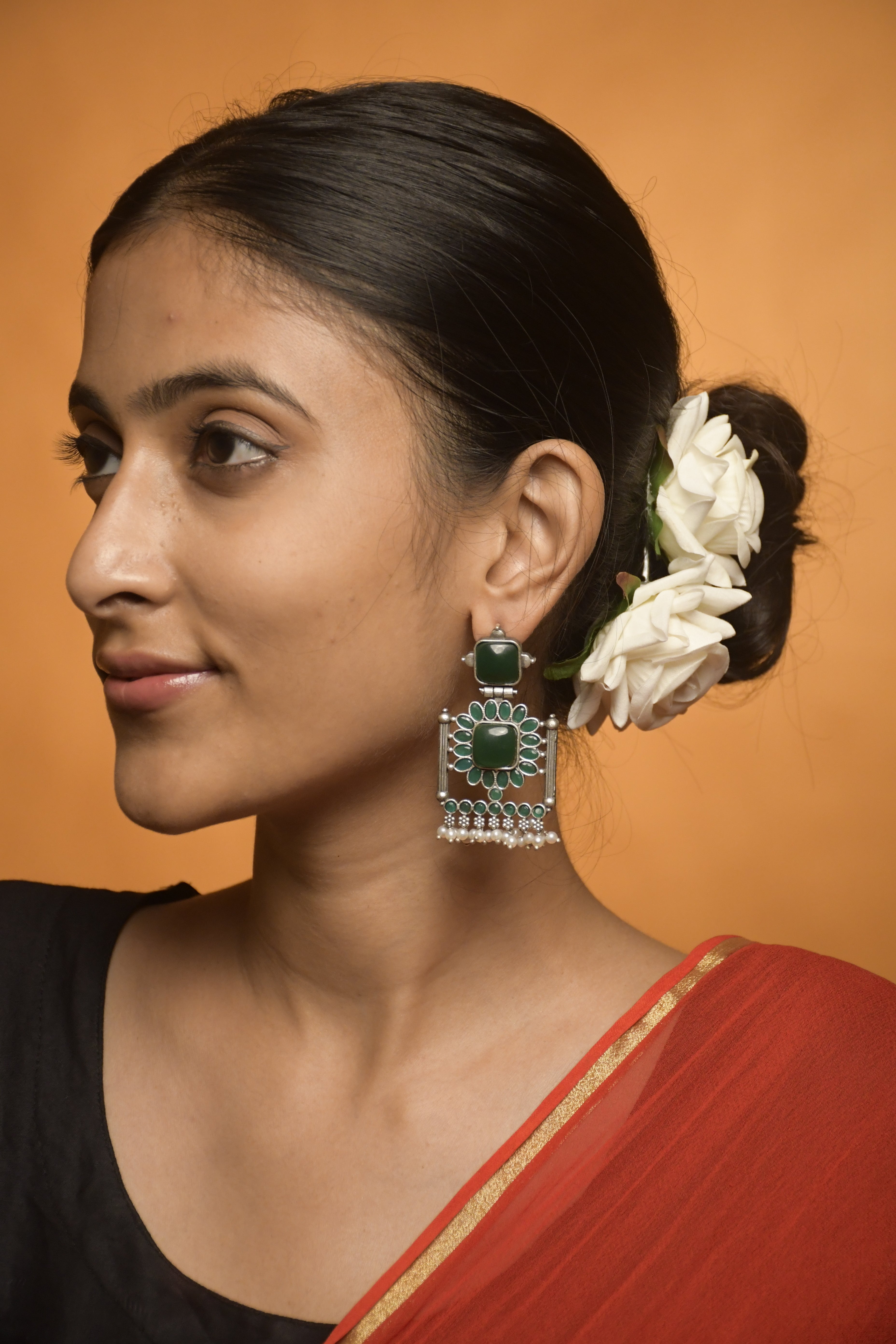 VISHVA DANGLER EARRINGS