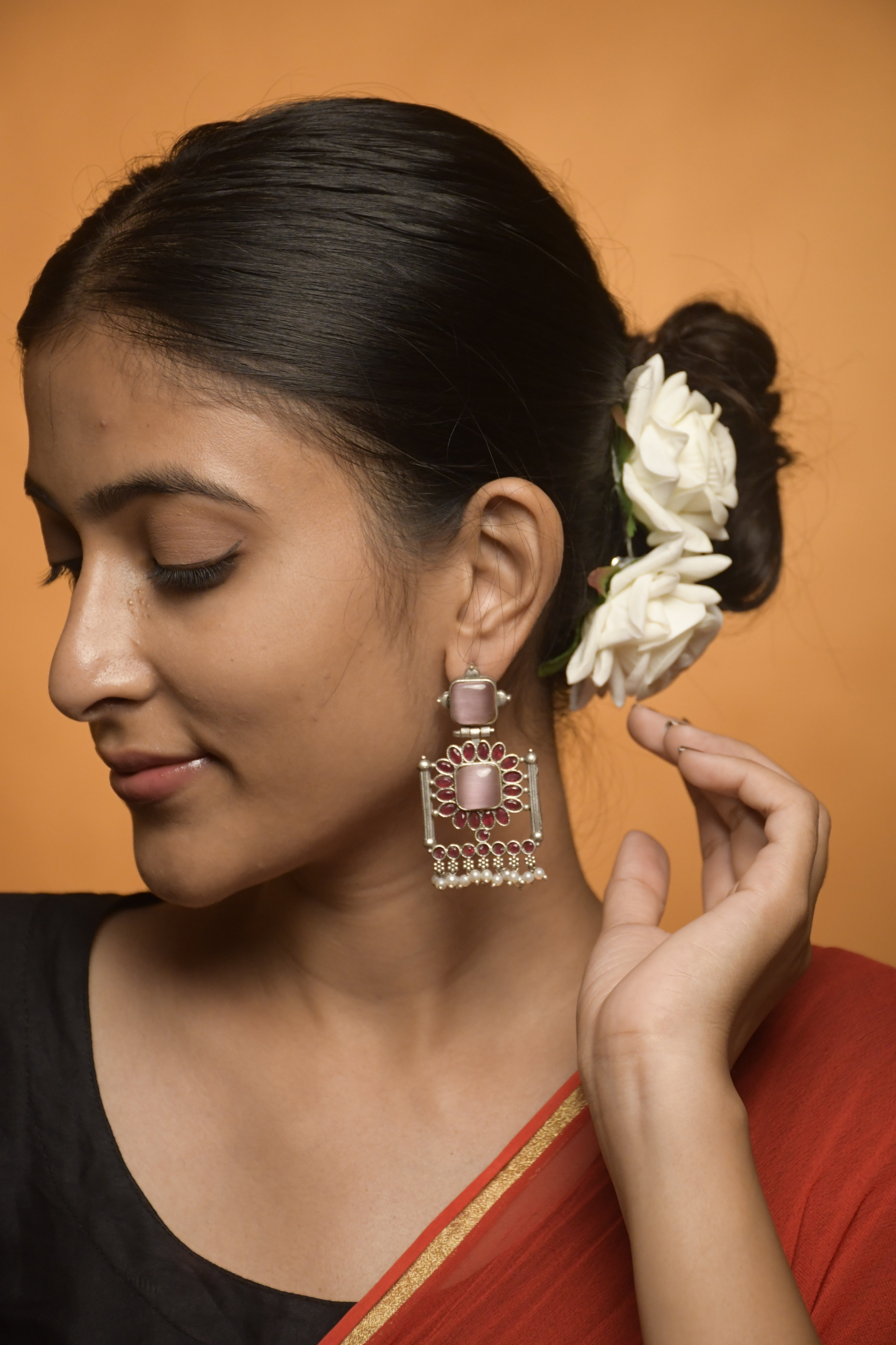 VISHVA DANGLER EARRINGS