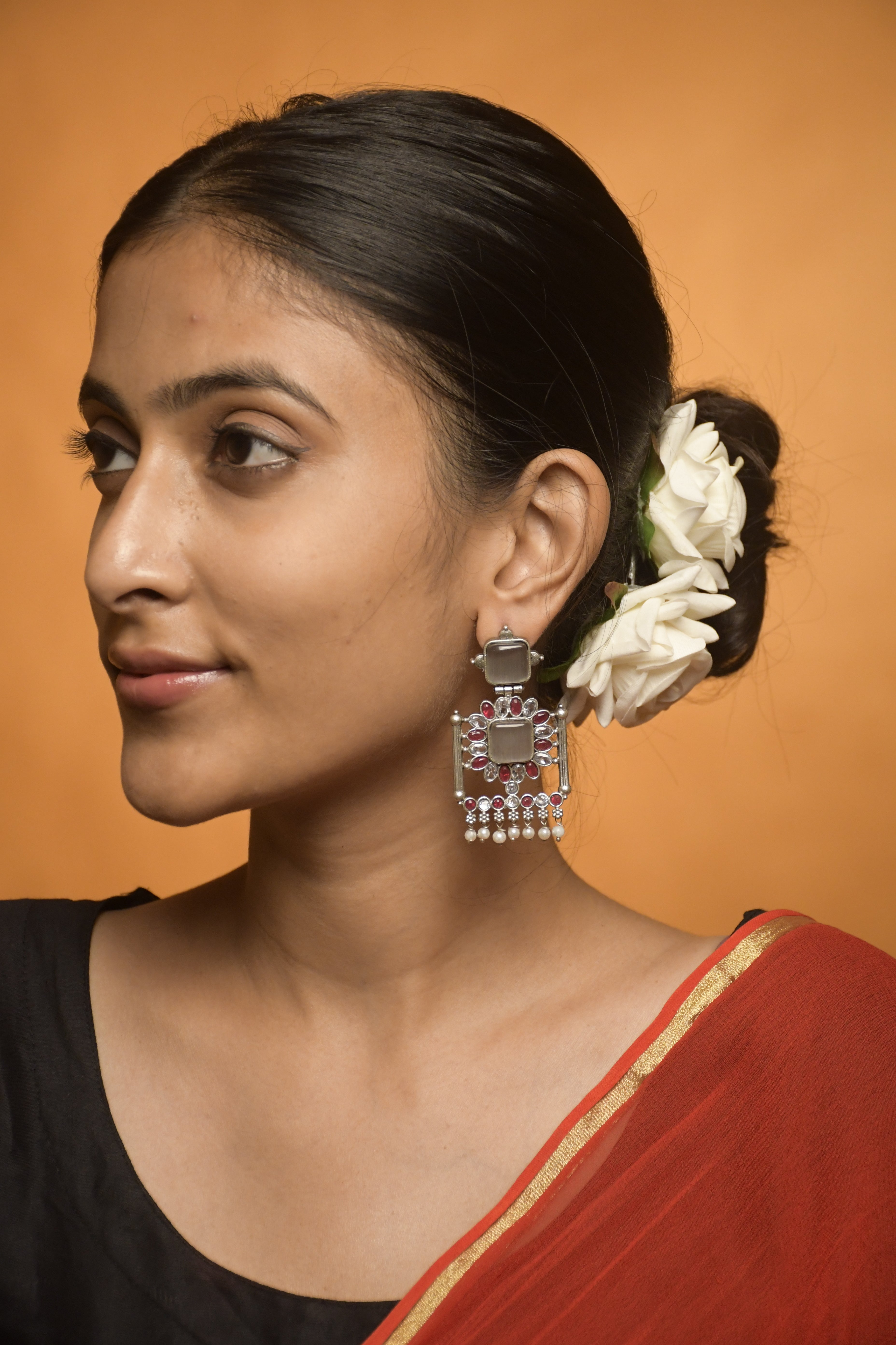 VISHVA DANGLER EARRINGS