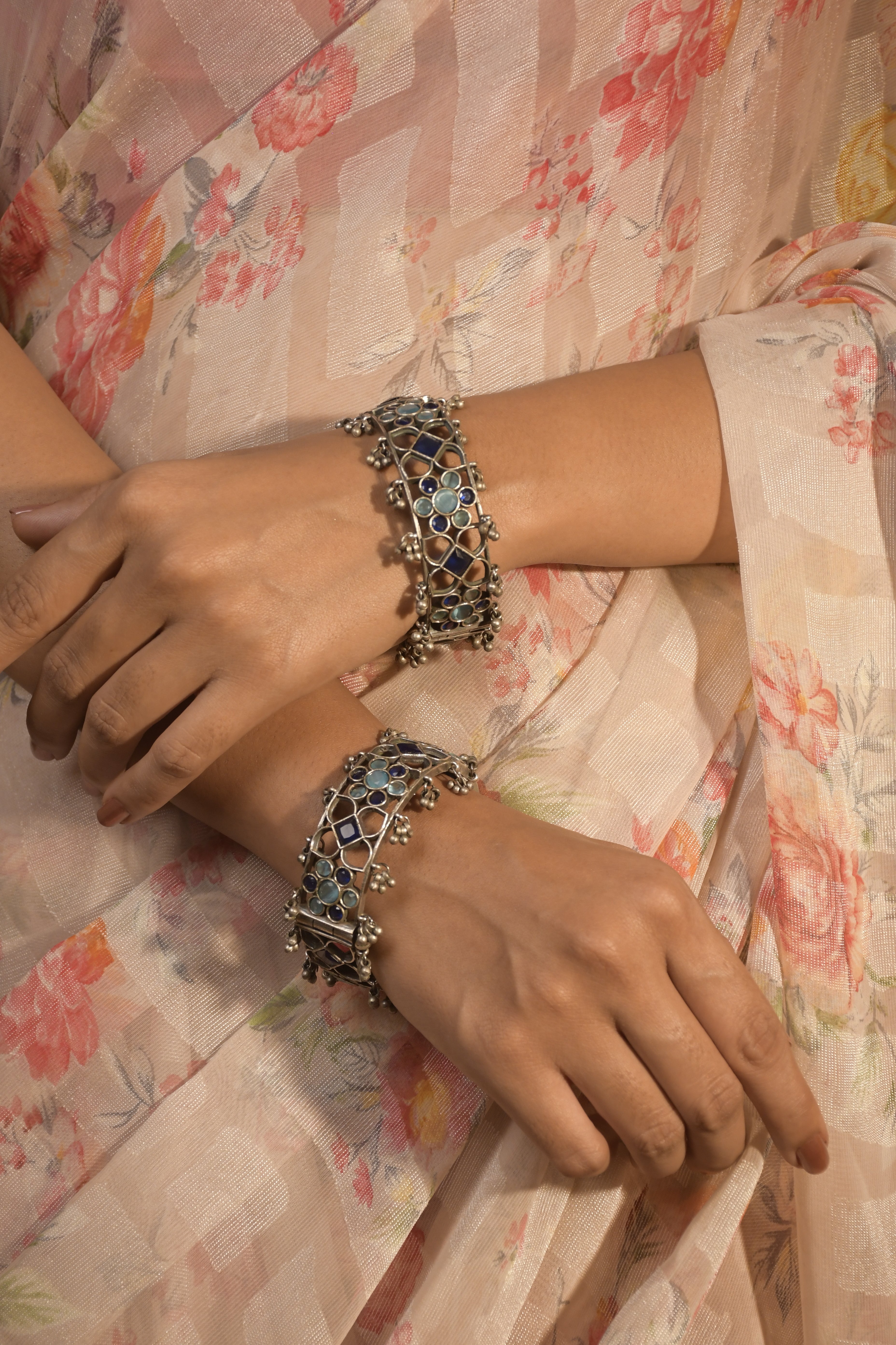 VISHVA SILVER LOOKALIKE STONE BANGLE