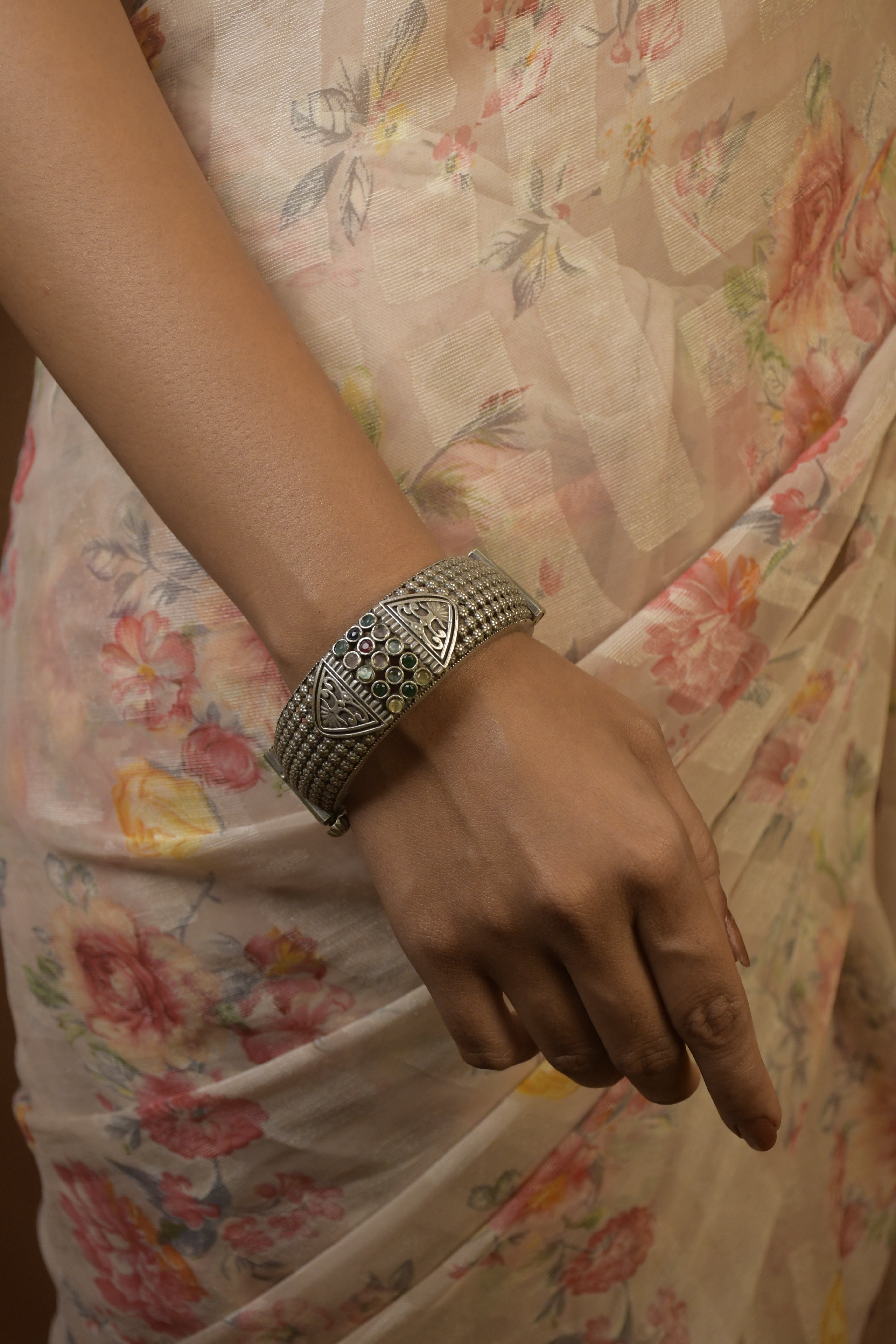 KRISHA SILVER LOOKALIKE STONE BANGLE