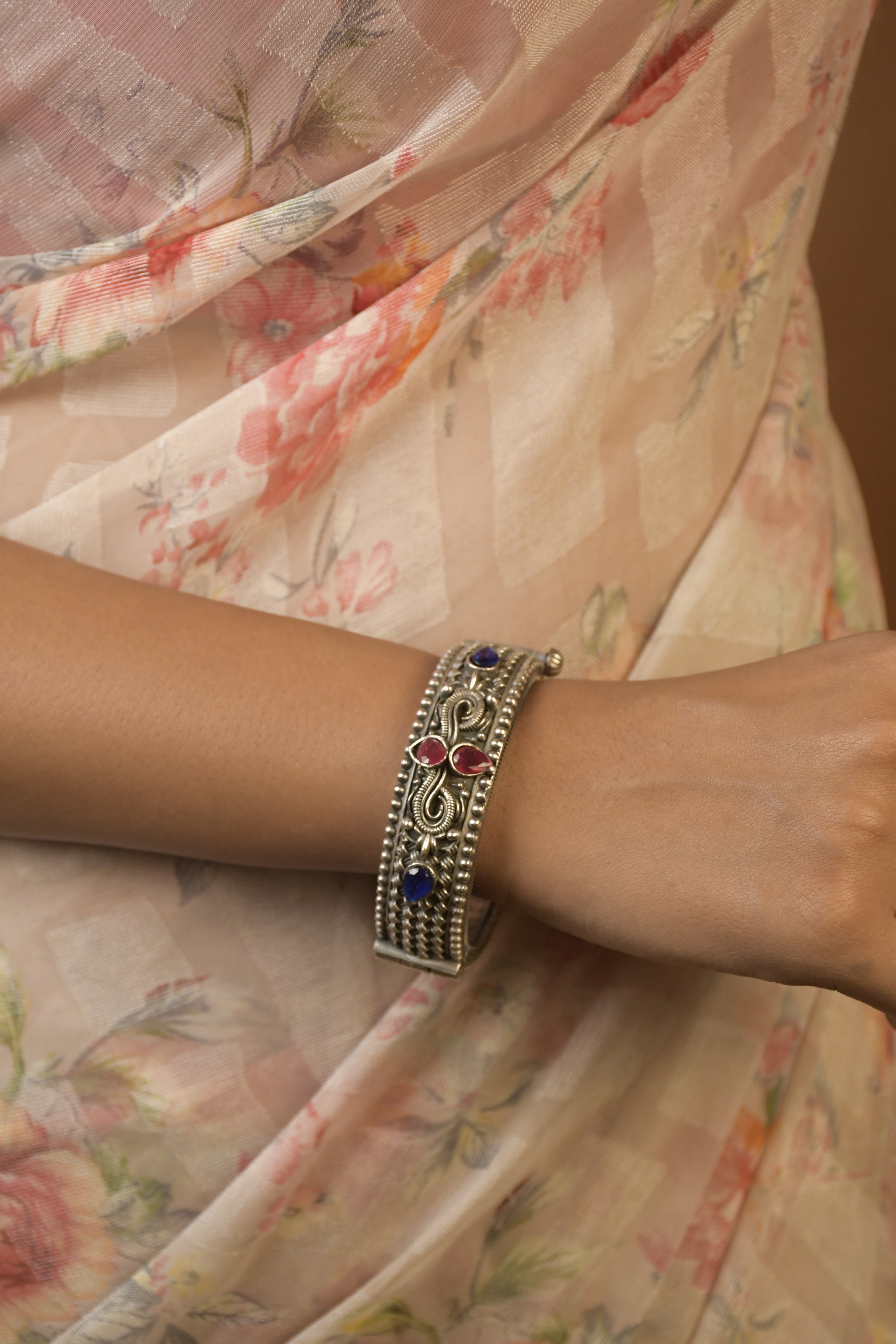 Yamika Silver Lookalike Stone Bangles