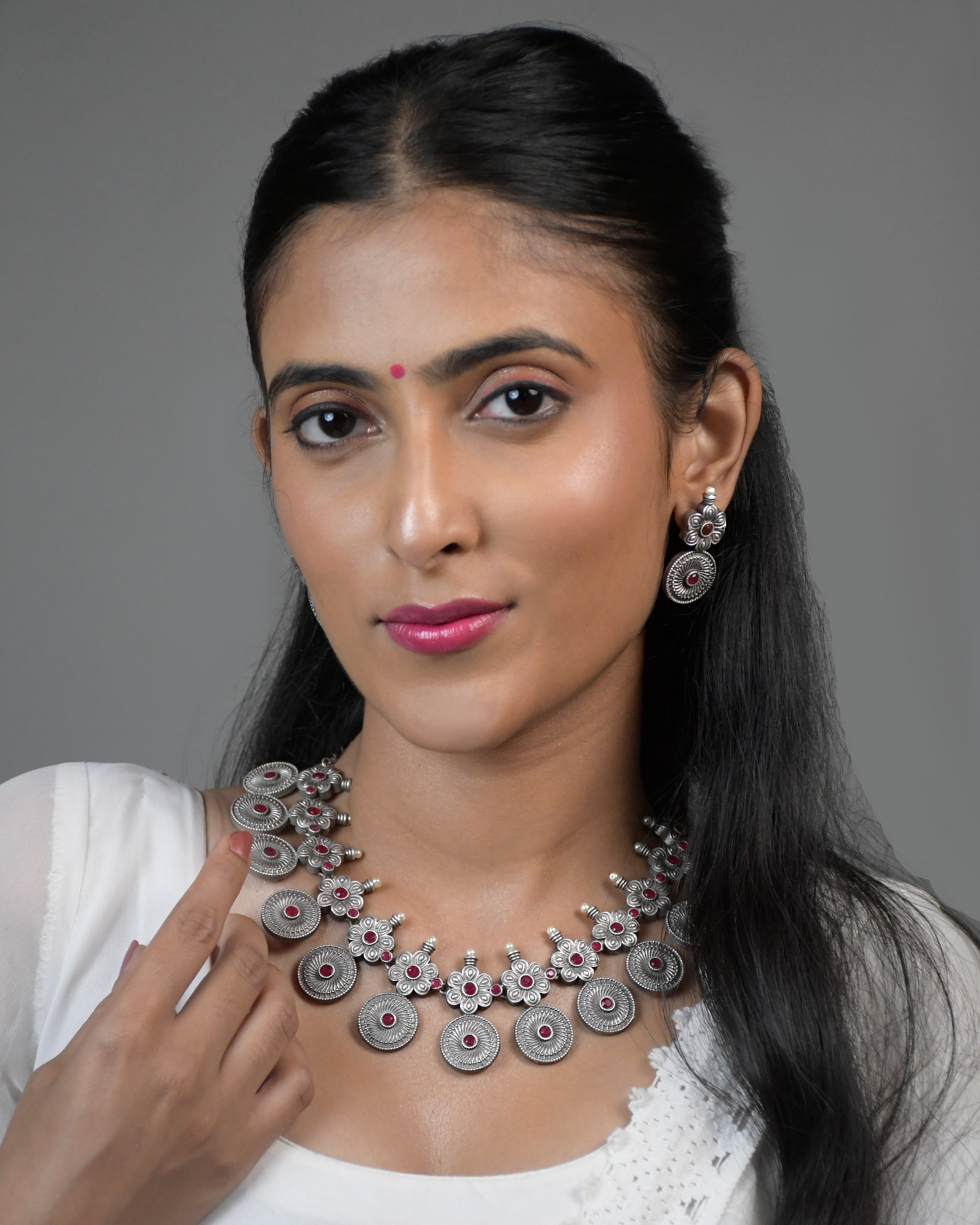 Nitya Silver Lookalike Stone Necklace Set