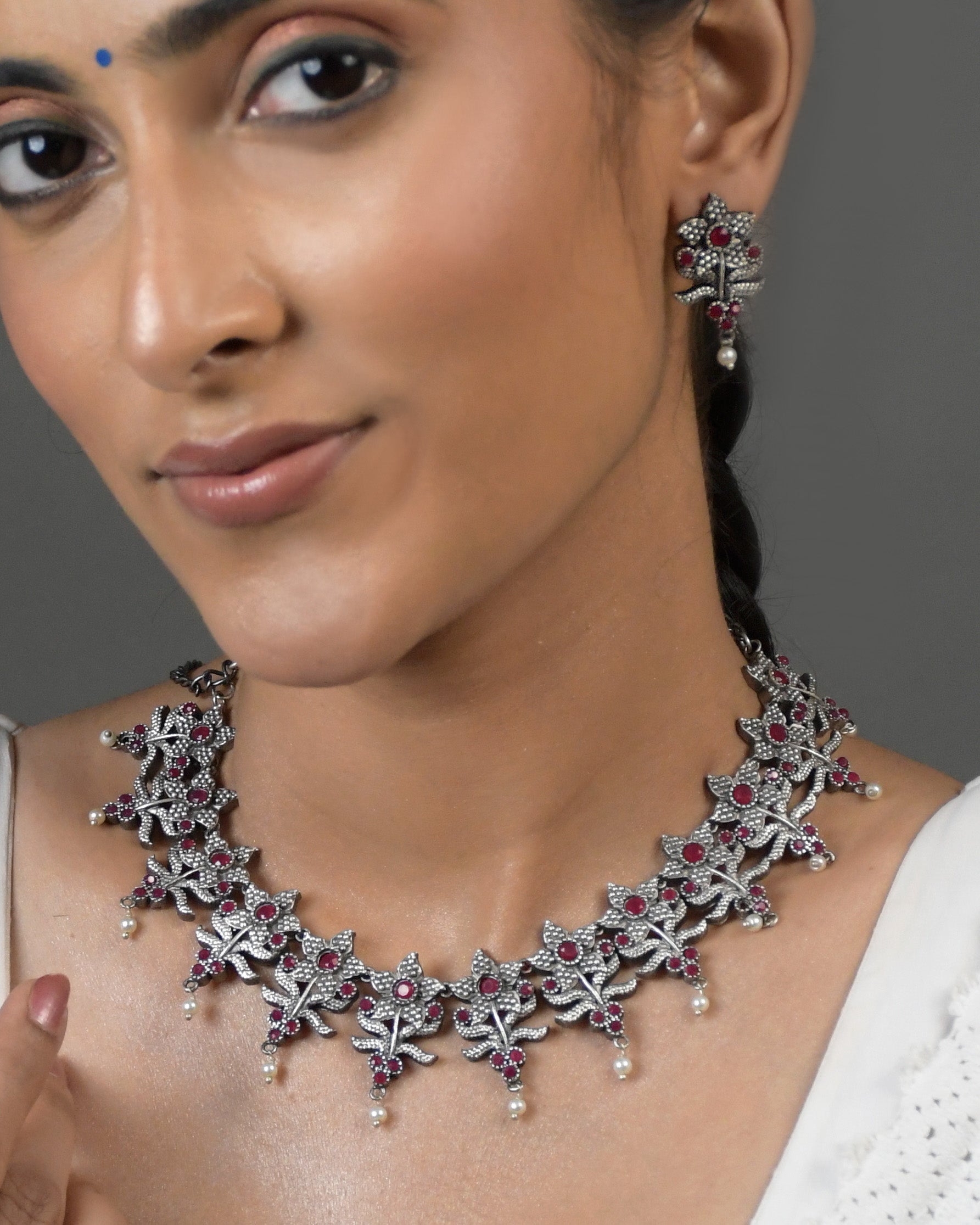 Tara Silver Lookalike Stone Necklace Set