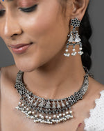 Load image into Gallery viewer, Trisha Stone Necklace Set