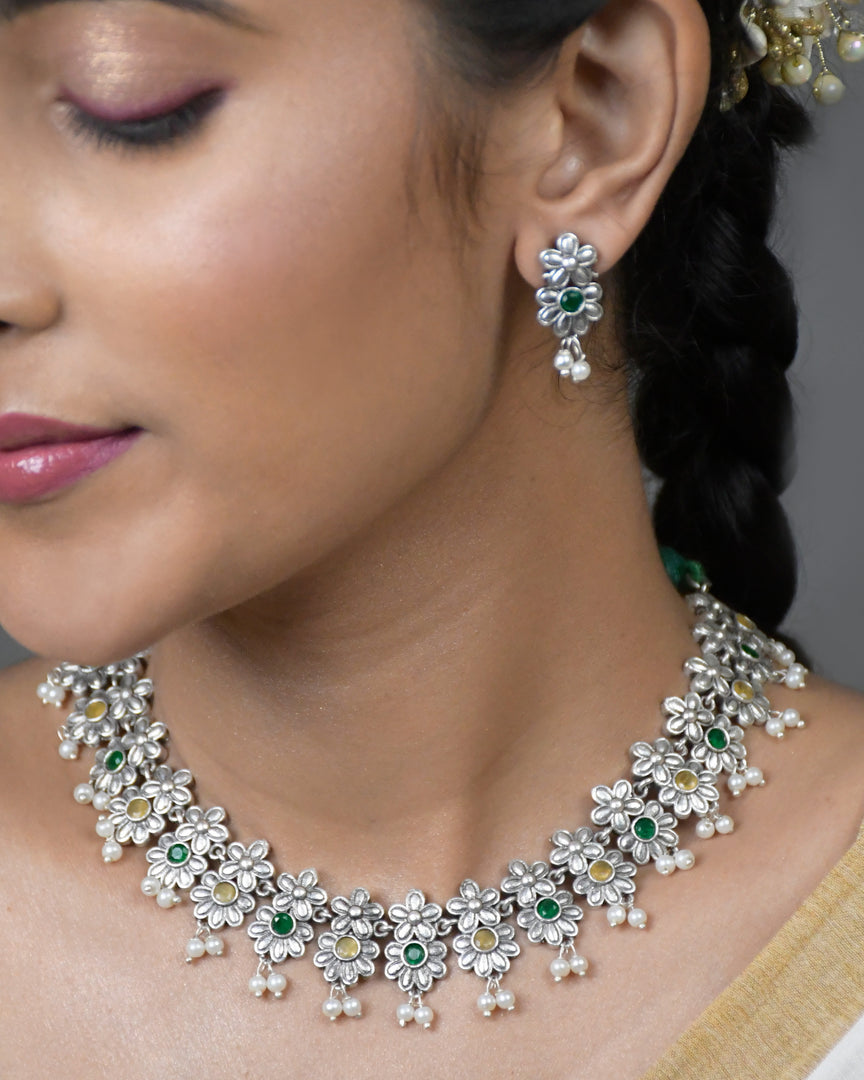 Pranvi Stone Necklace Set