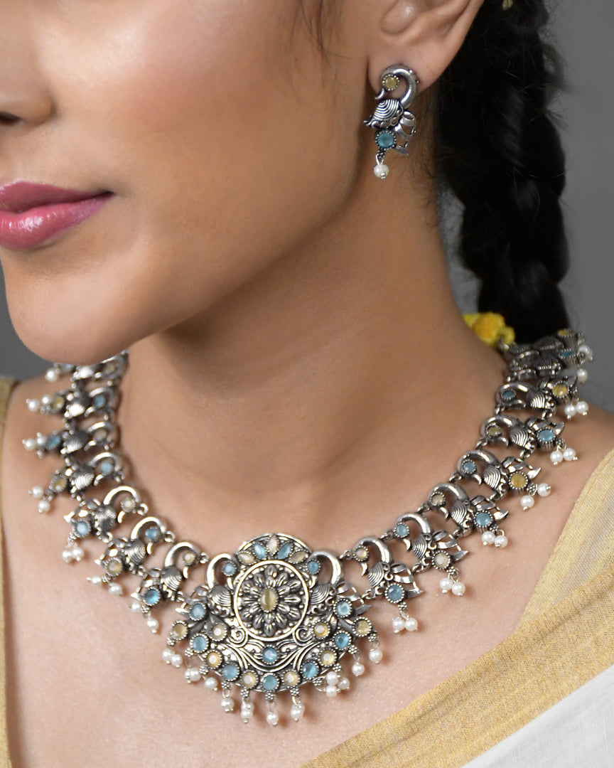 Janvi Stone Necklace Set