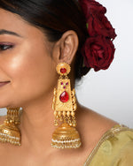 Load image into Gallery viewer, Meher Golden earrings
