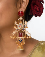 Load image into Gallery viewer, Heer Golden Earrings