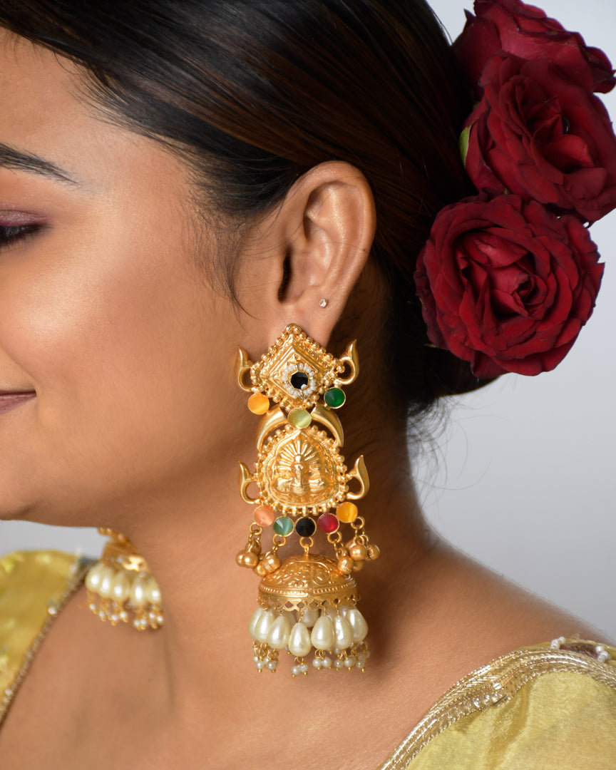 Vaibhavi Golden Earrings