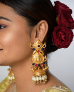 Load image into Gallery viewer, Vaibhavi Golden Earrings