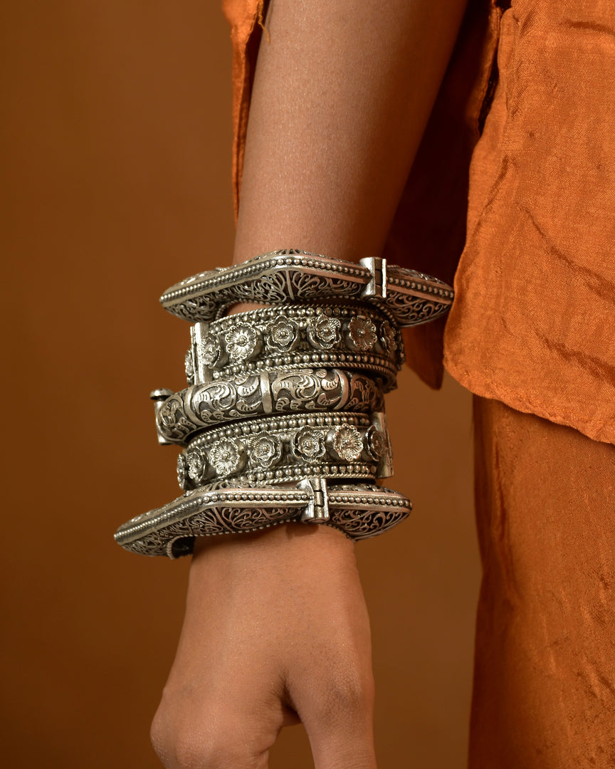 Aira Bangle Stack