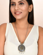 Load image into Gallery viewer, OXIDISED DUAL TONE CHAIN PENDANT