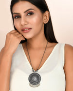 Load image into Gallery viewer, OXIDISED SILVER CHAIN PENDANT