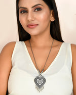 Load image into Gallery viewer, OXIDISED SILVER CHAIN PENDANT