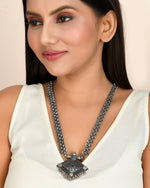 Load image into Gallery viewer, OXIDISED SPRING CHAIN PENDANT NECKLACE