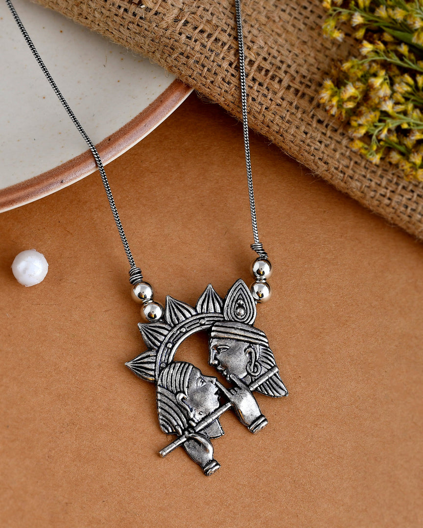 OXIDISED SILVER CHAIN PENDANT