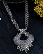 Load image into Gallery viewer, OXIDISED SPRING CHAIN PENDANT NECKLACE