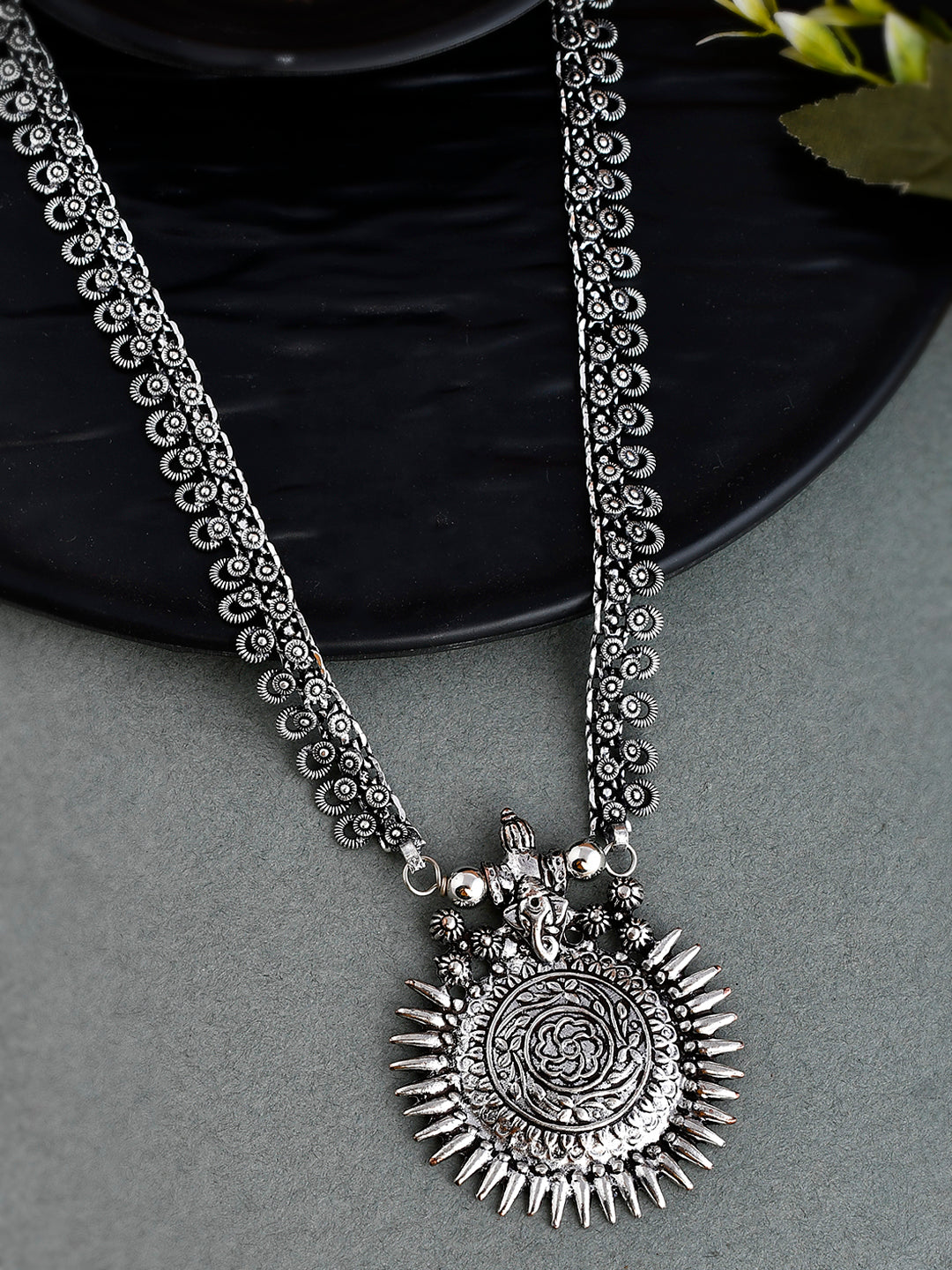 OXIDISED SPRING CHAIN PENDANT NECKLACE