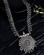 Load image into Gallery viewer, OXIDISED SPRING CHAIN PENDANT NECKLACE