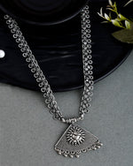 Load image into Gallery viewer, OXIDISED SPRING CHAIN PENDANT NECKLACE