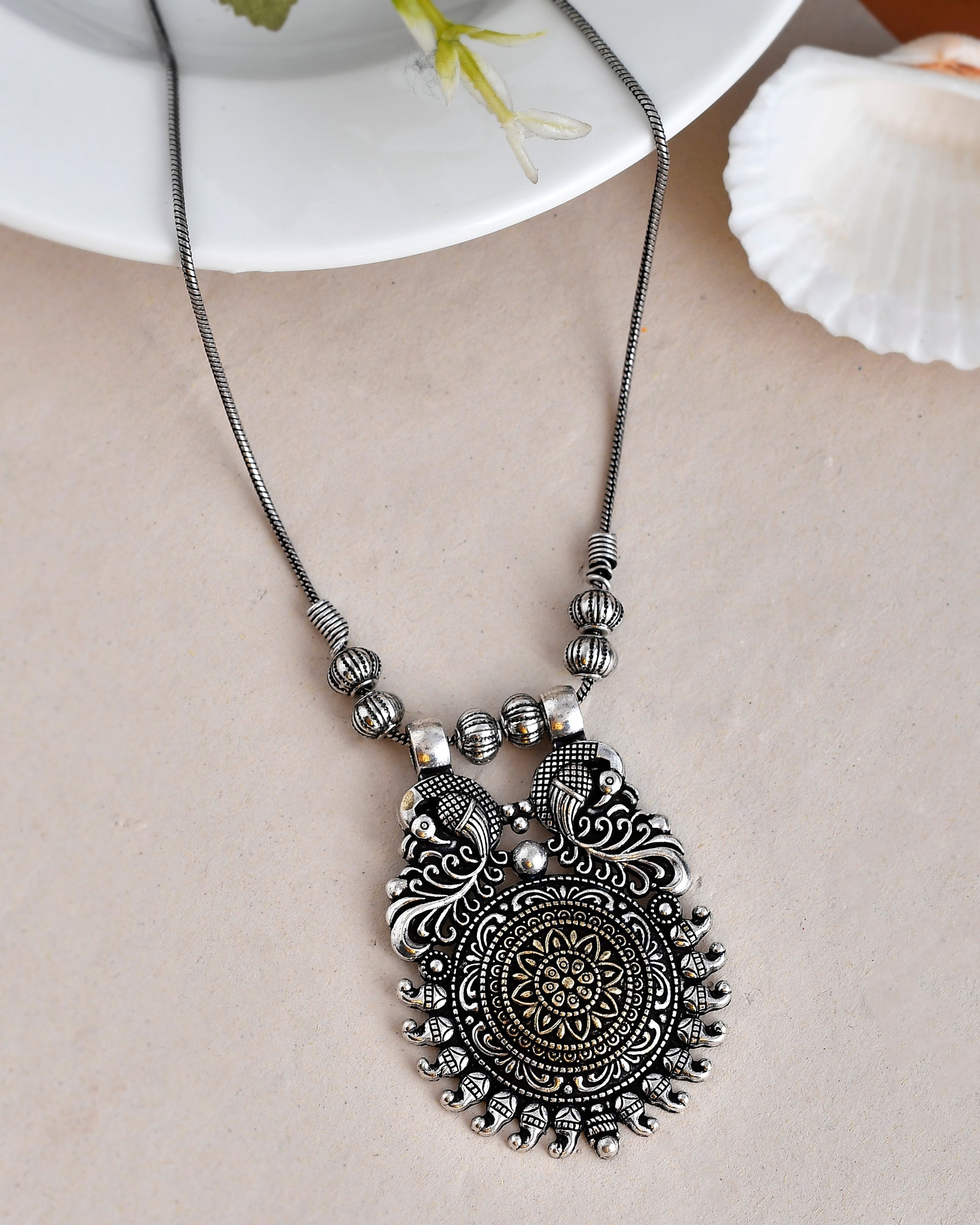 OXIDISED DUAL TONE CHAIN PENDANT