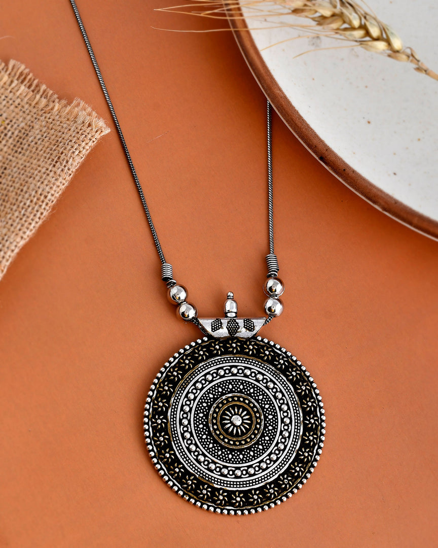 OXIDISED DUAL TONE CHAIN PENDANT