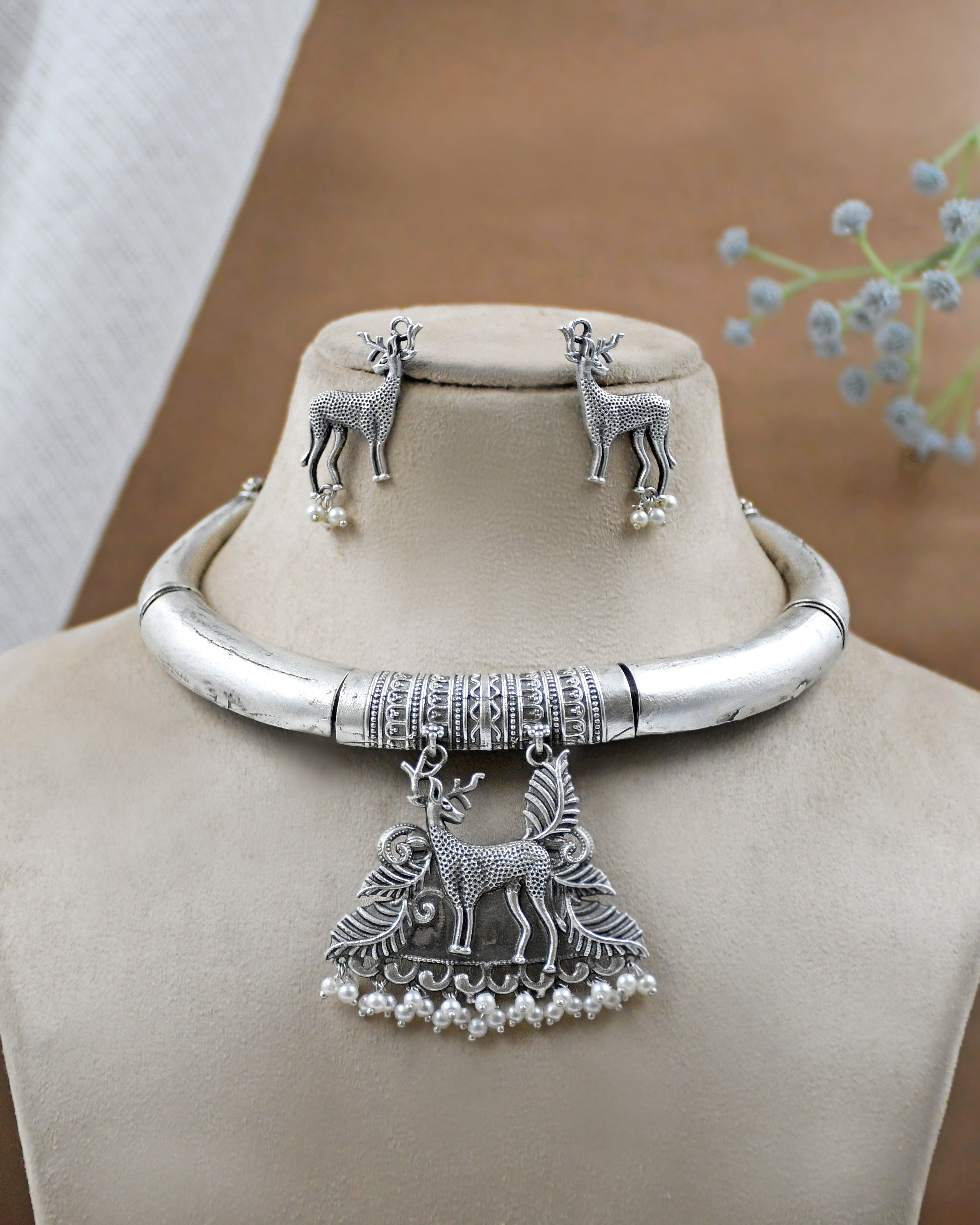 Deer Hasli Necklace Set
