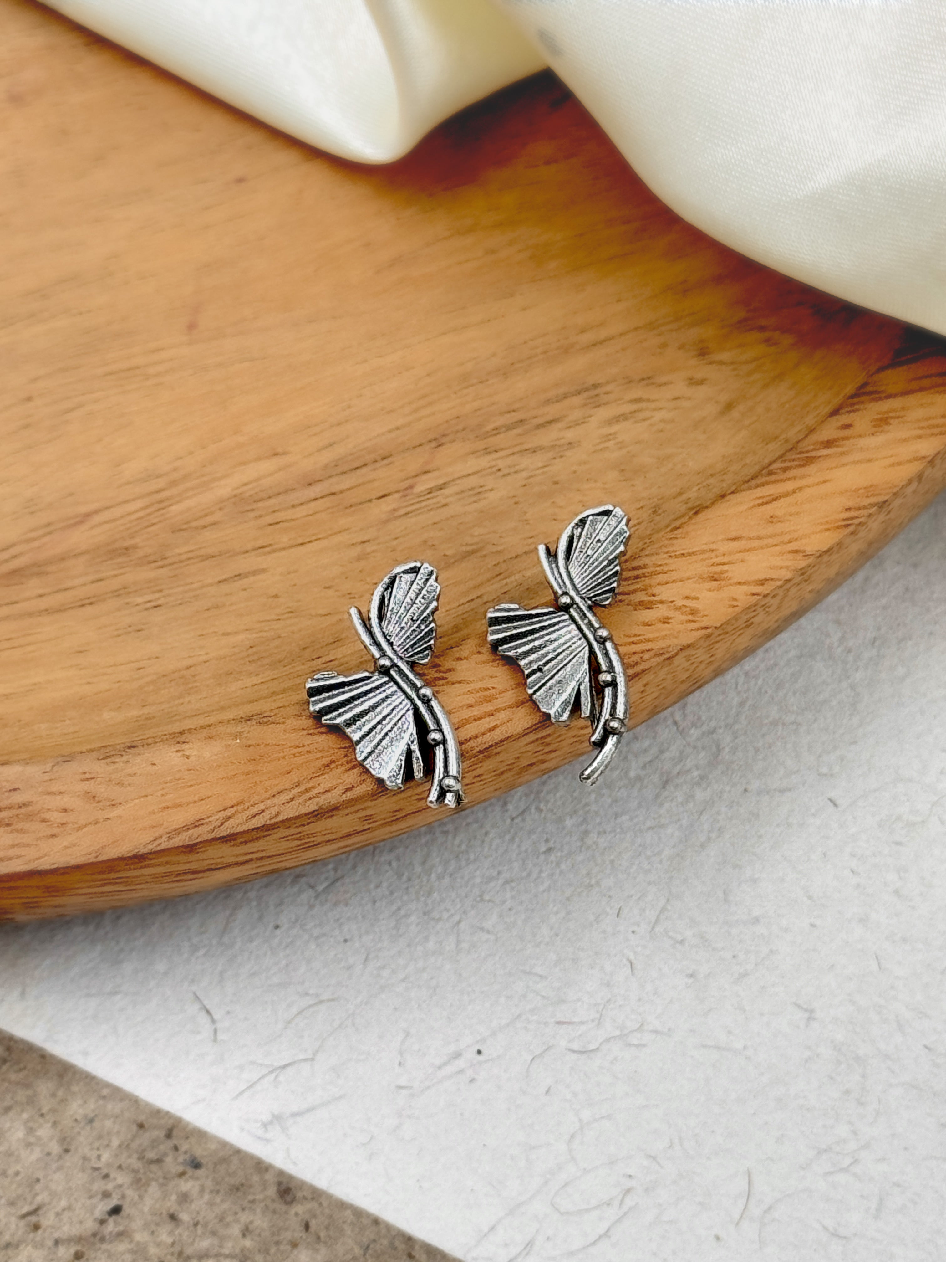 PARI SILVER LOOKALIKE STUD EARRINGS