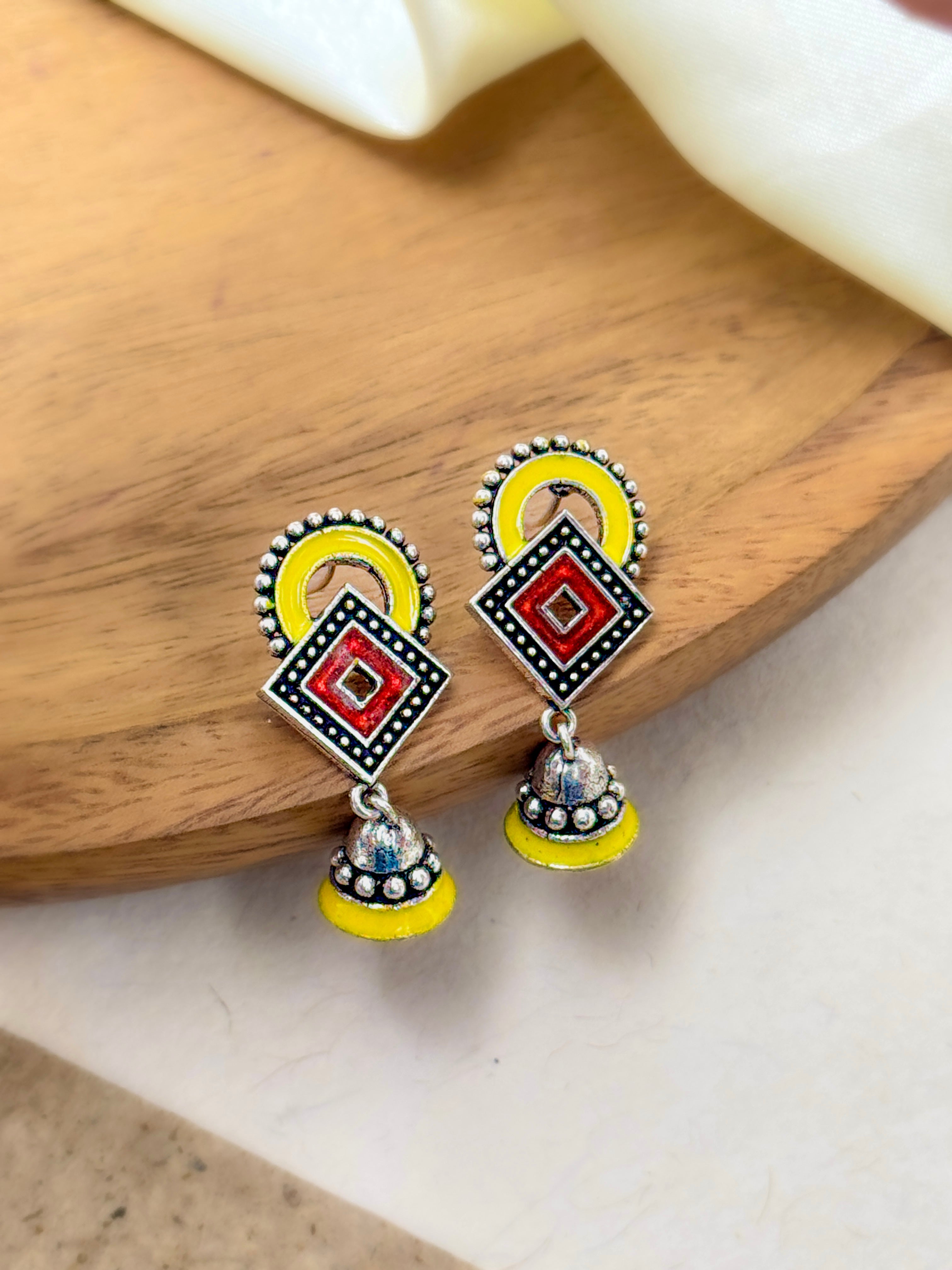 KAVYA DANGLER EARRINGS