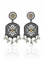 Load image into Gallery viewer, NAVITA DANGLER EARRINGS