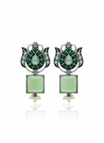 Load image into Gallery viewer, LOTUS STUD EARRINGS