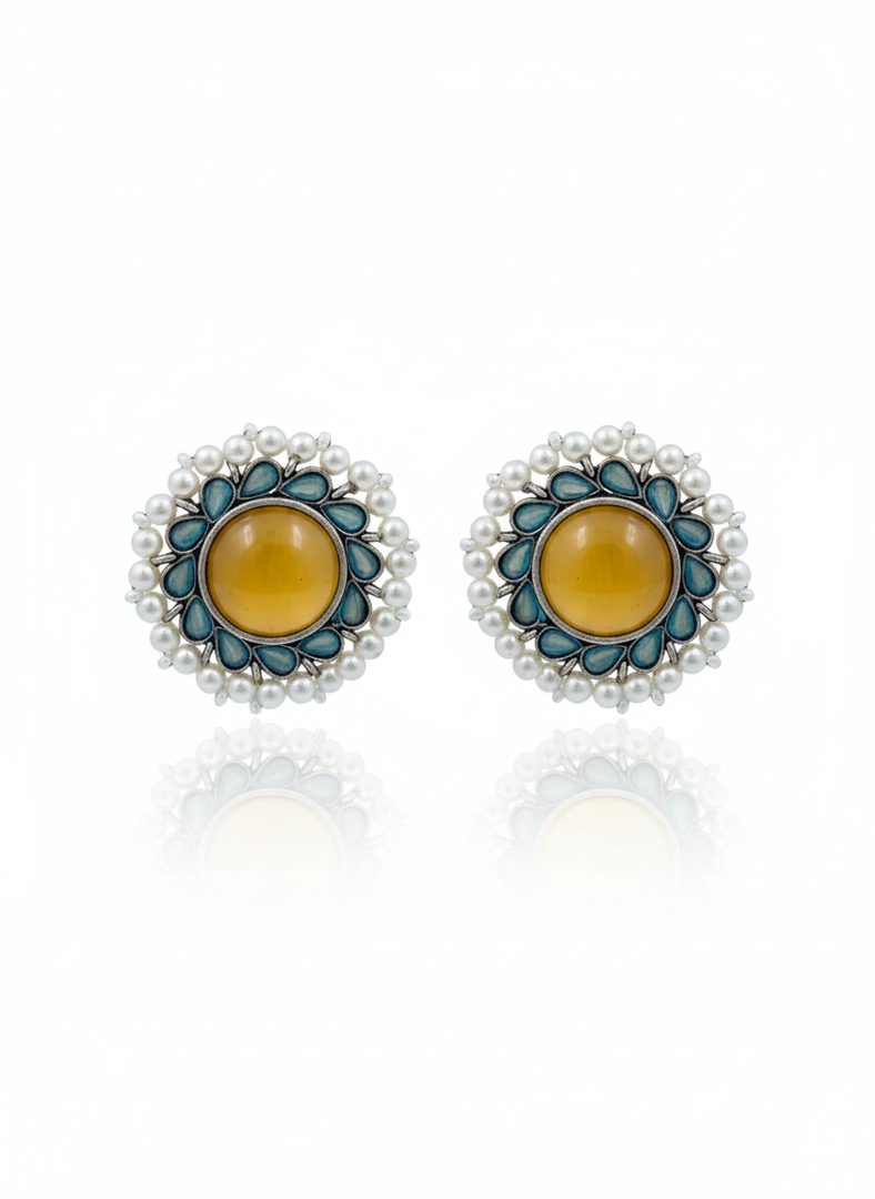 Pari Stud Earrings