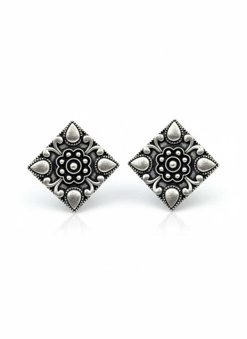 SHANAYA STUD EARRINGS