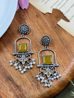 Load image into Gallery viewer, Coral Dangler Earrings