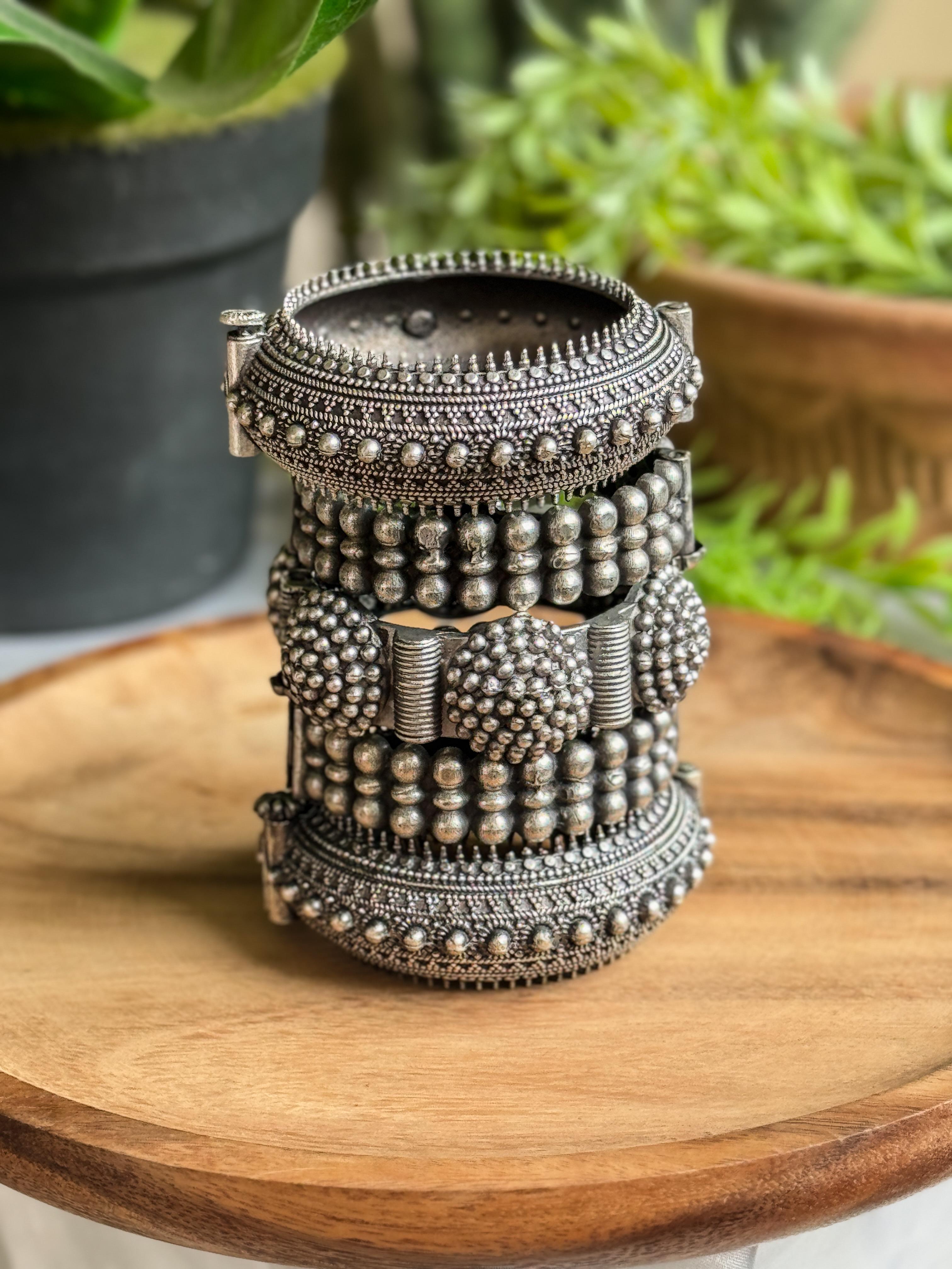 VIHA SILVER LOOKALIKE BANGLES STACK