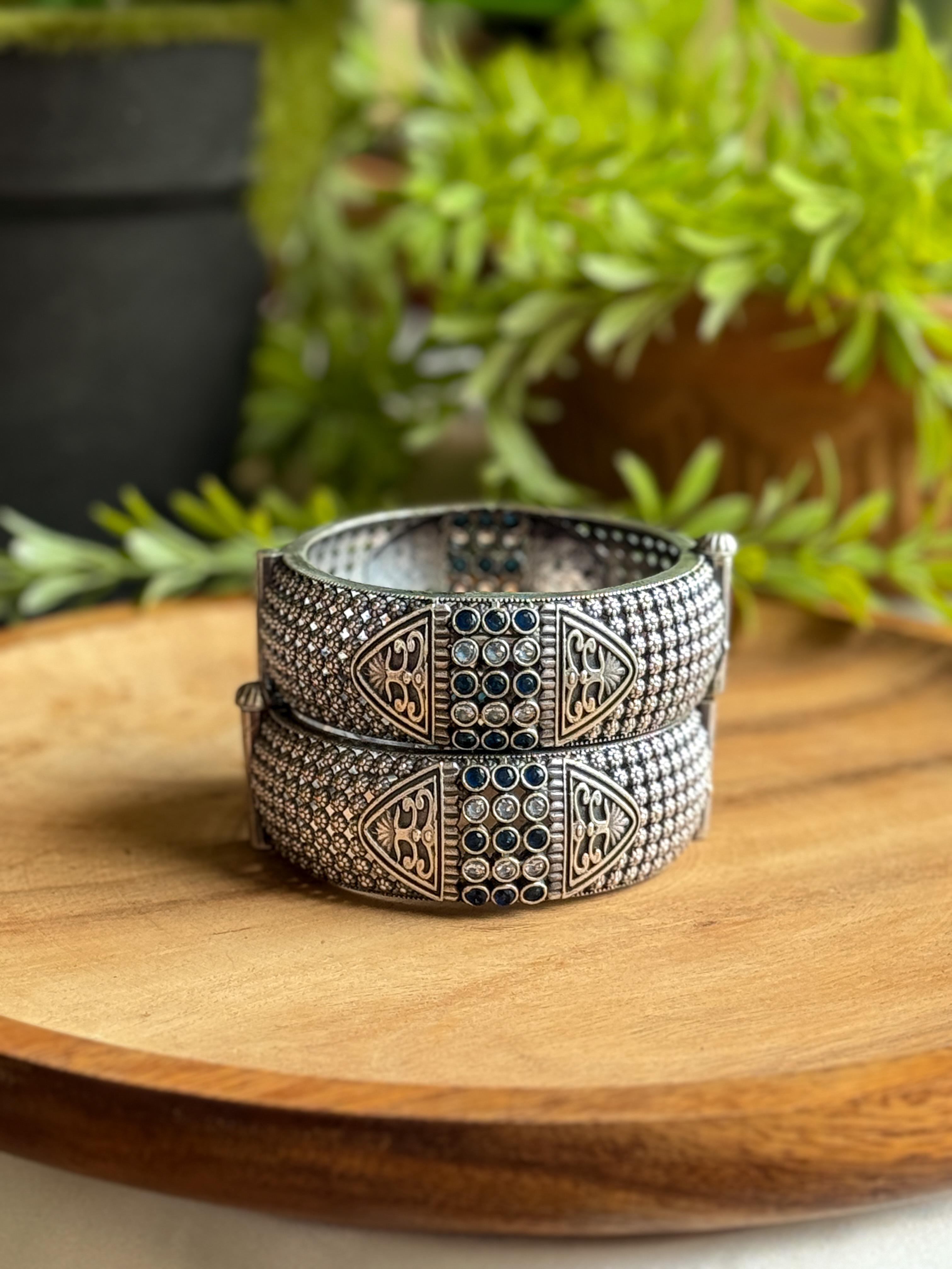 KRISHA SILVER LOOKALIKE STONE BANGLE