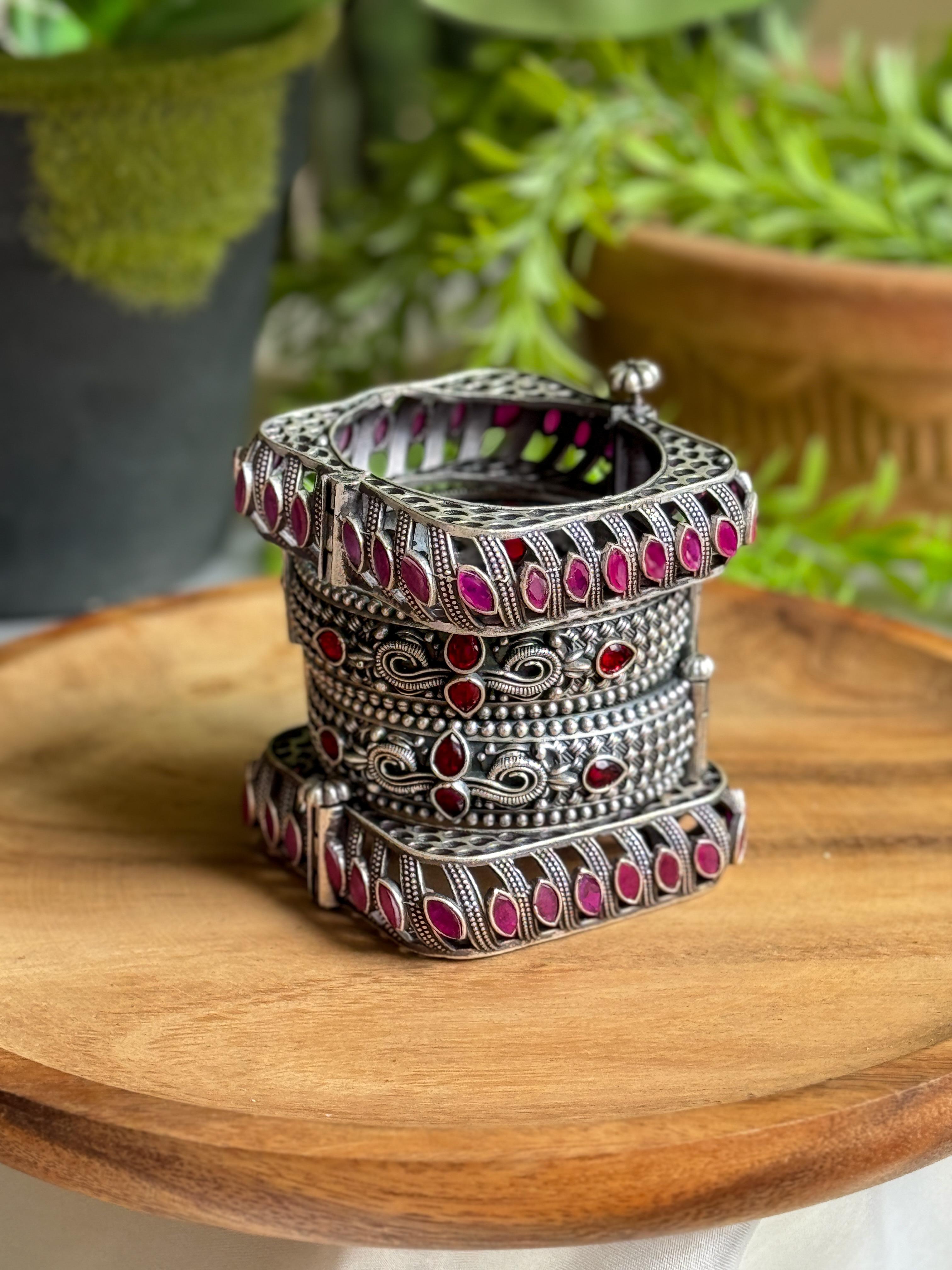 SIYA SILVER LOOKALIKE STONE BANGLE STACK