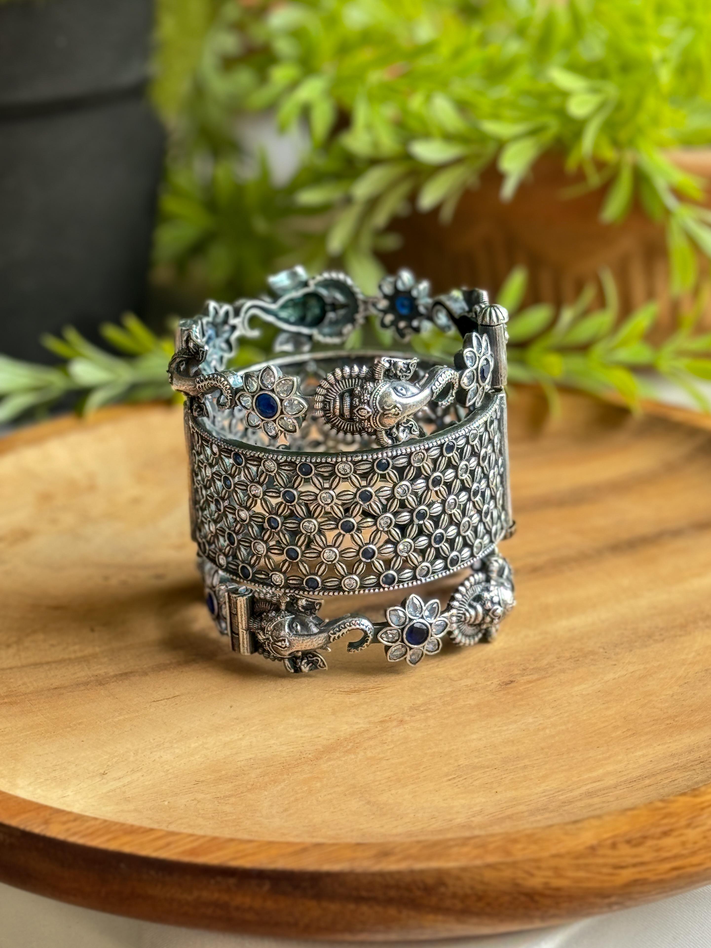 VISHVA SILVER LOOKALIKE STONE BANGLE STACK