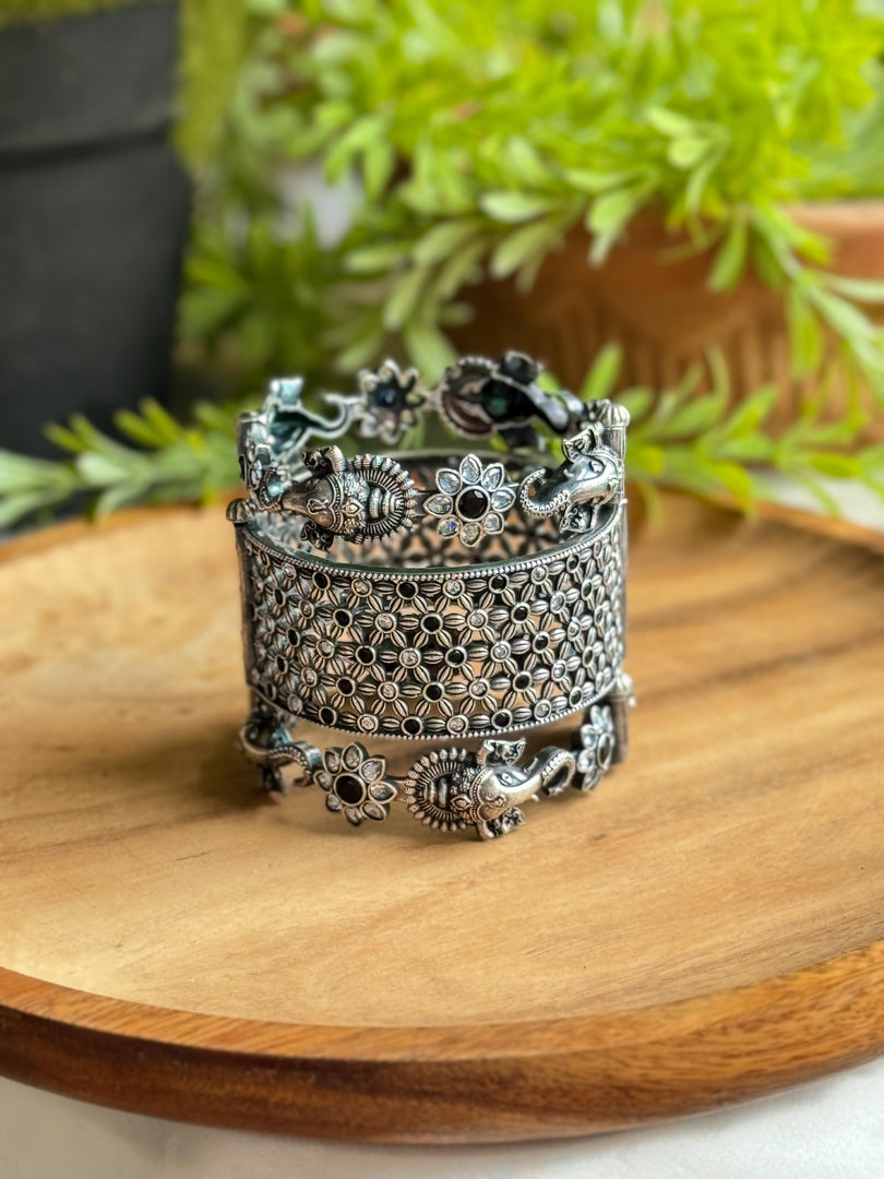 VISHVA STONE BANGLE STACK