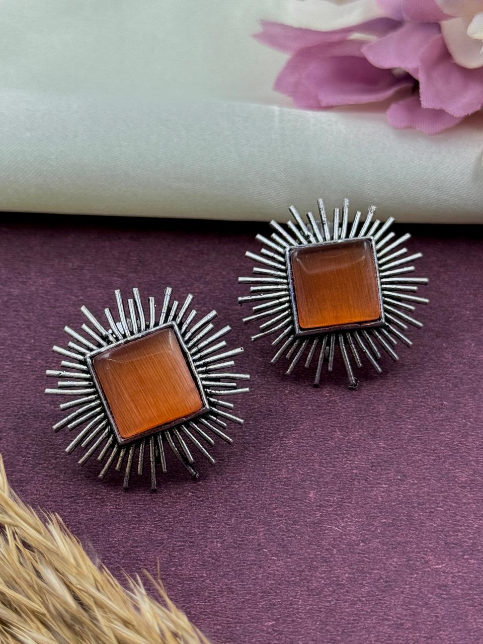 MEENAKSHI STONE STUDS EARRINGS