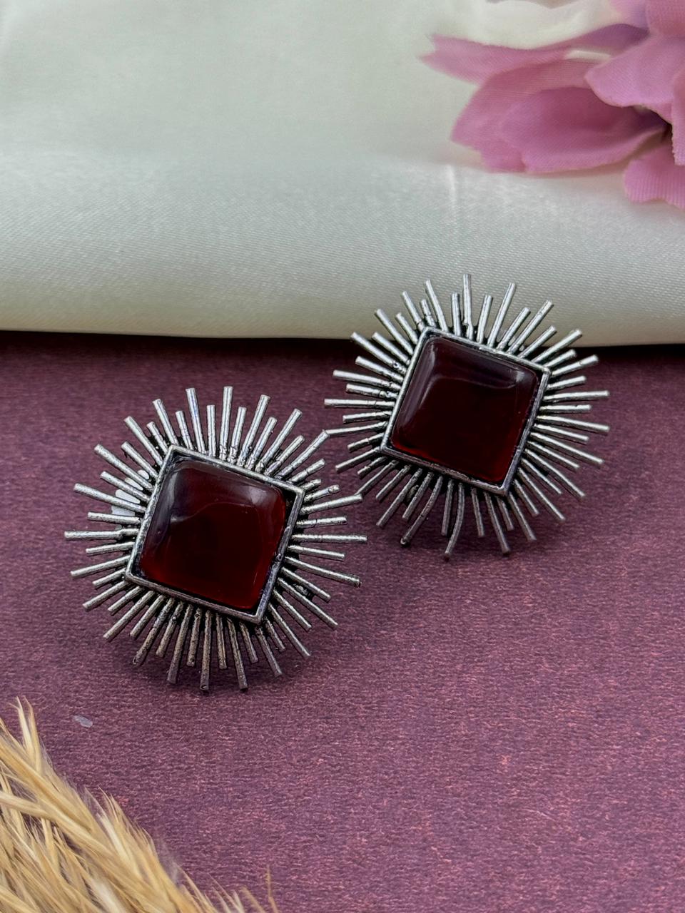 MEENAKSHI STONE STUDS EARRINGS