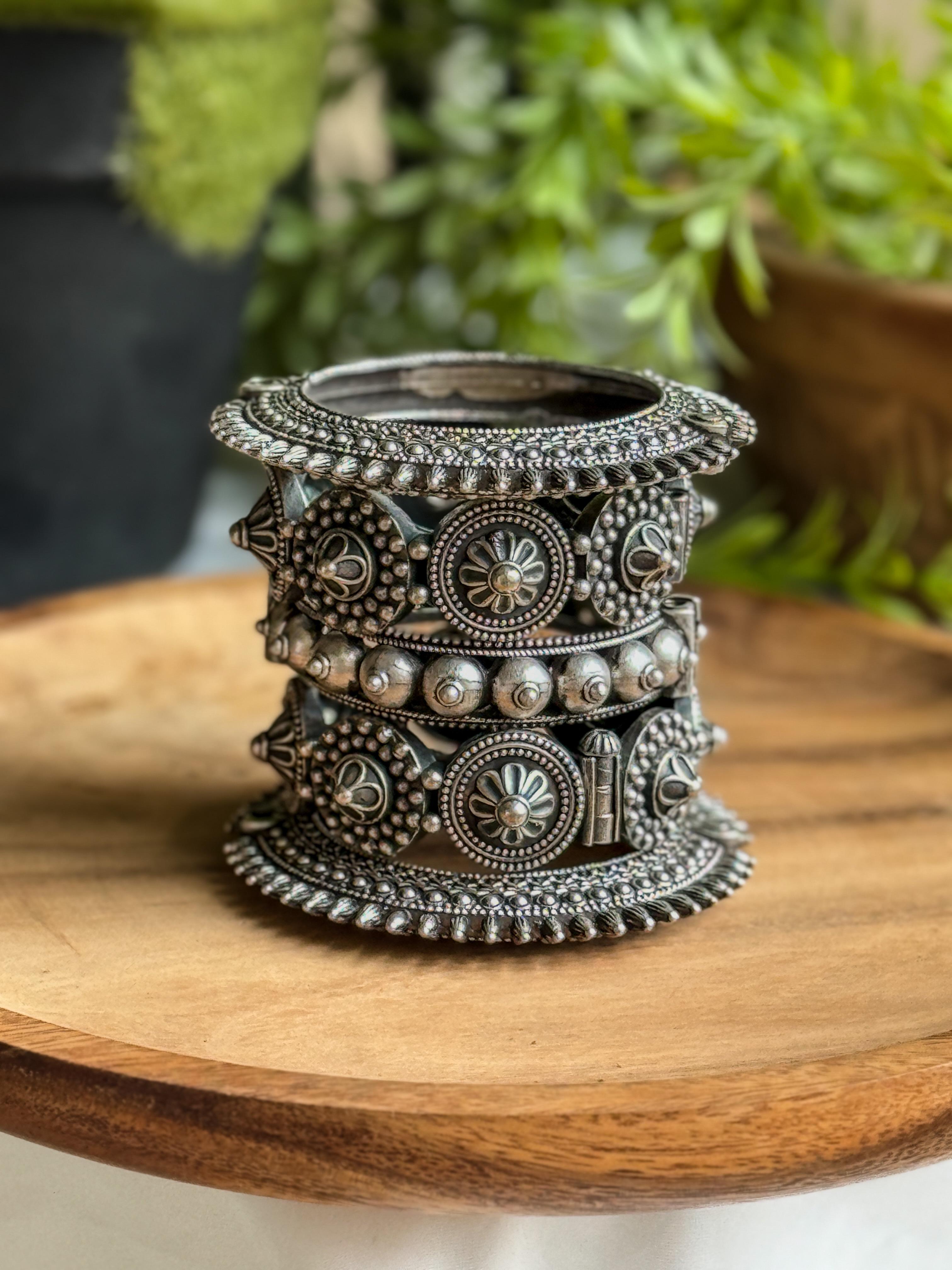 Siya Silver Lookalike Bangle Stack