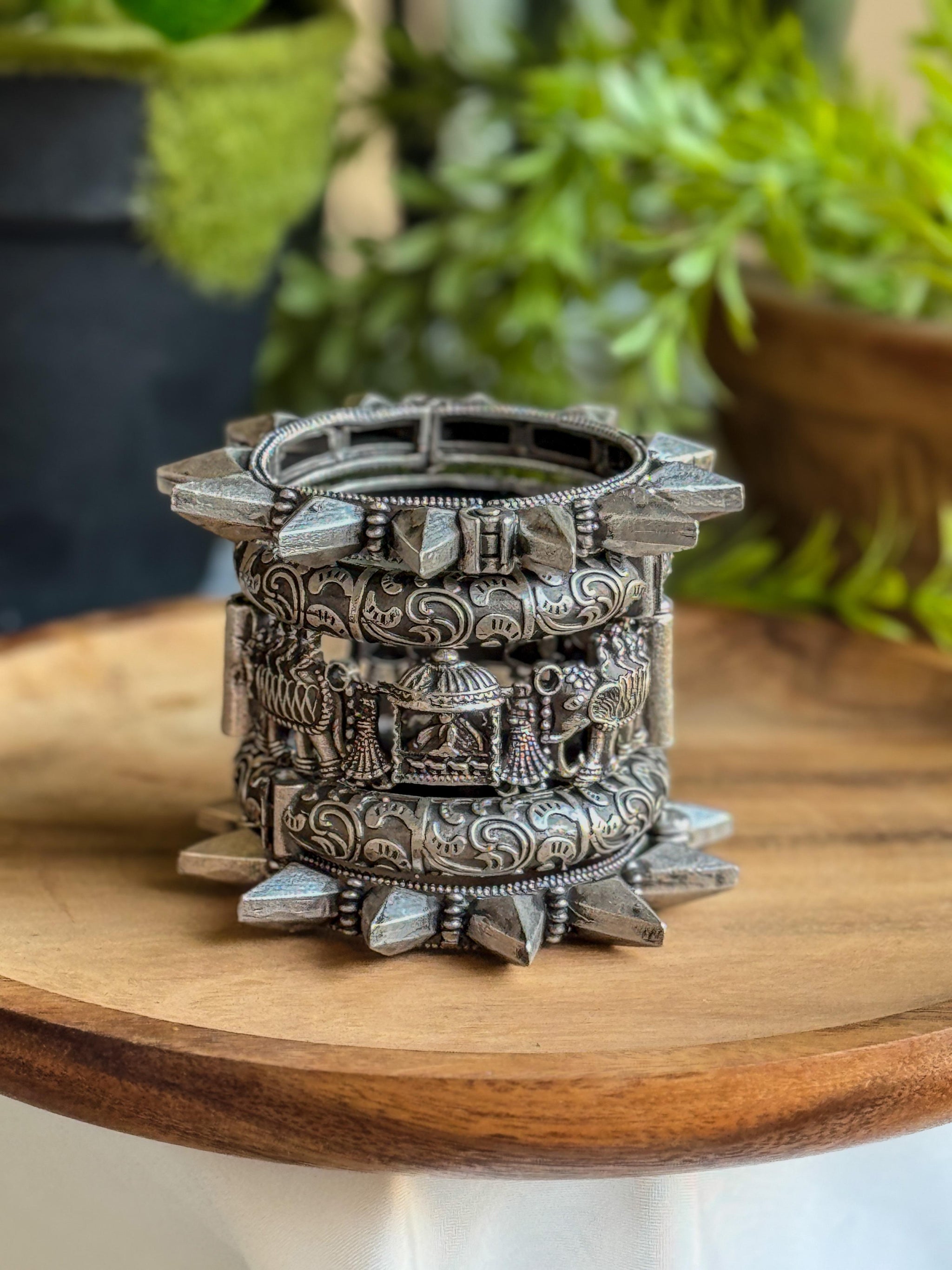 MAYA SILVER LOOK ALIKE BANGLE STACK