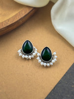 Load image into Gallery viewer, FEREL STUD EARRINGS