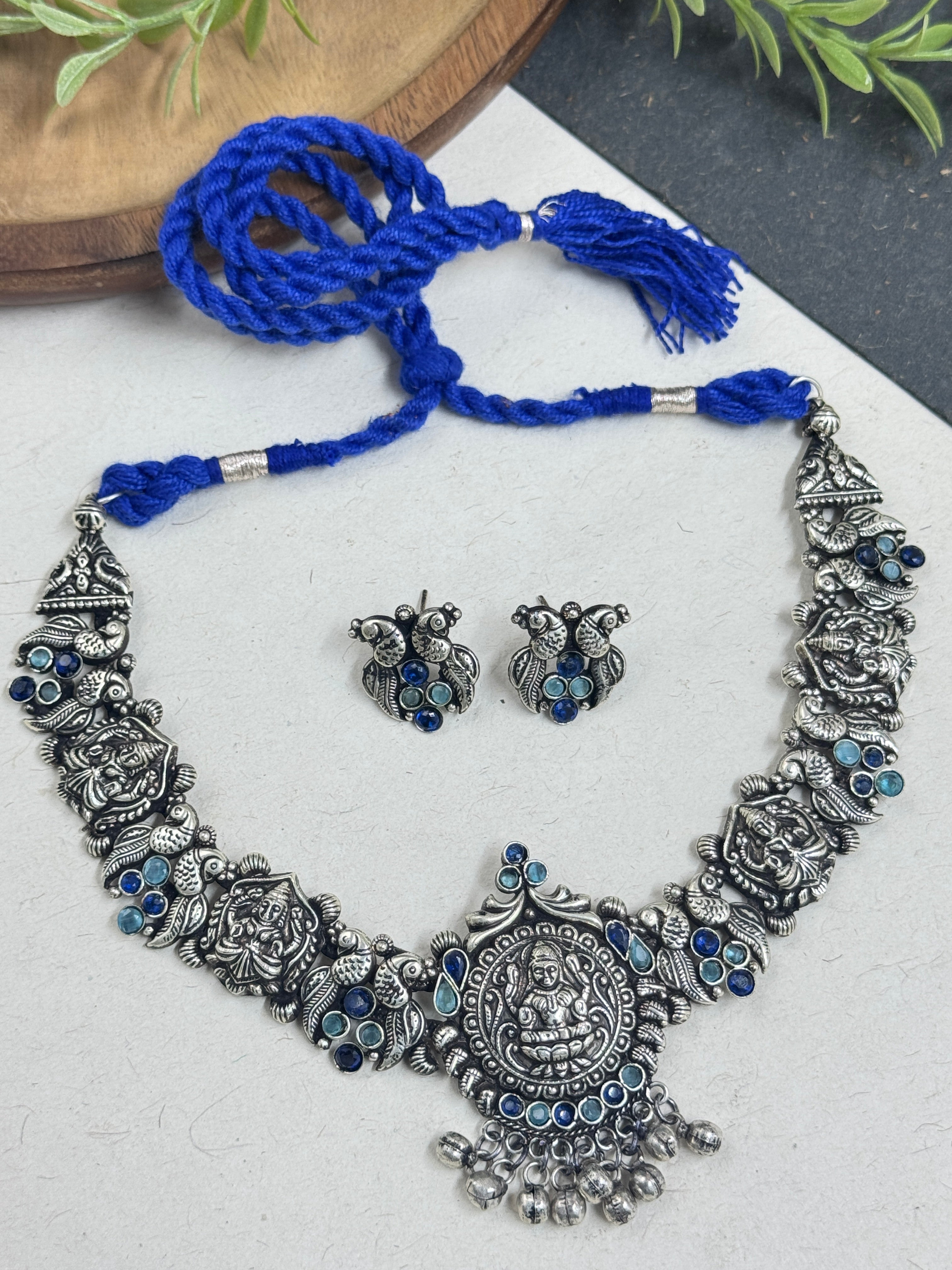 LAXMI HANDMADE STONE NECKLACE SET