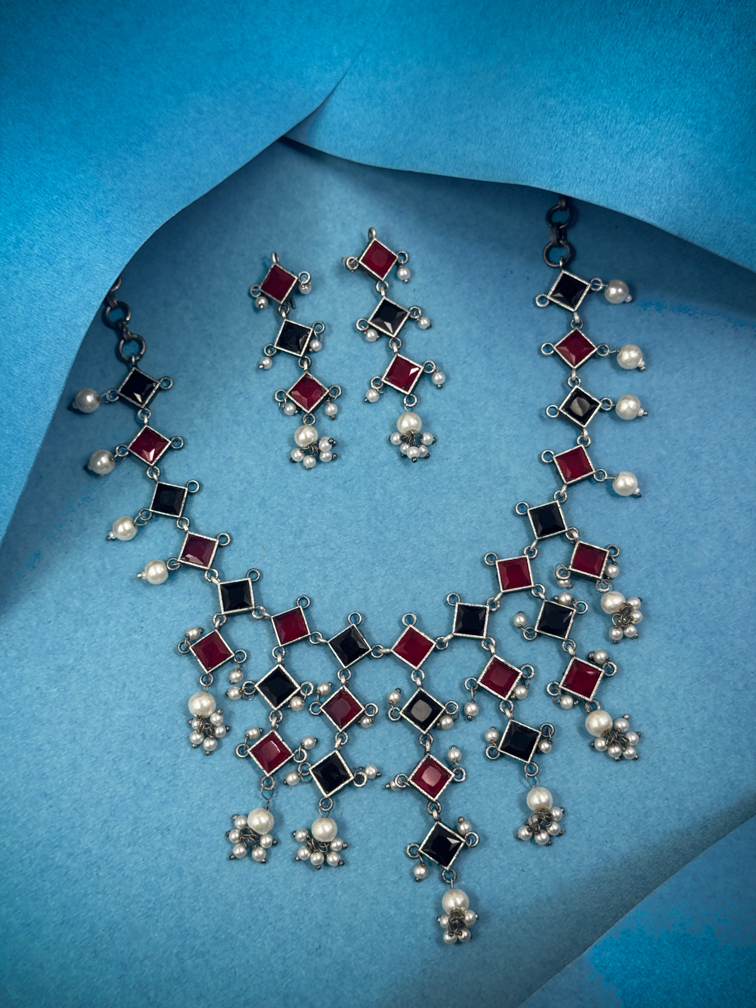 Crimson Noir Charm – Silver Lookalike Stone Necklace Set