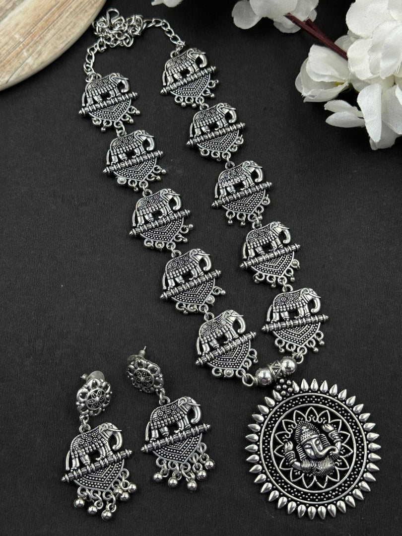 ELEPHANT DESIGN CHARMS JEWELLERY SET