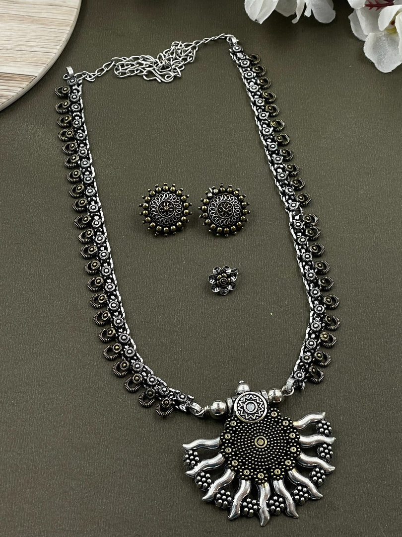 Nidhi 3-Line Jewellery Set